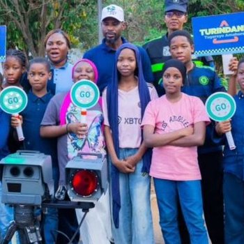 Itsinda ry'abanyeshuri barenga 160 baturutse mu bihugu 9 basuye Polisi y'u Rwanda