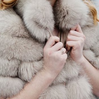  Abaharanira kurengera inyamaswa basabye Louis Vuitton na Dior guhagarika gukoresha ubwoya bwazo