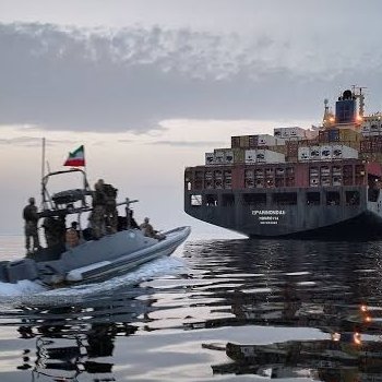 Iran yikomanze ku gatuza nyuma y'uko Amerika ihagaritse kuyirasaho ishimangira ko ikigenzura Hormuz