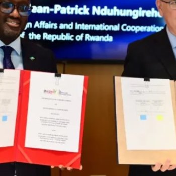 U Rwanda na Israel biyemeje gushimangira ubufatanye banasinyana amasezerano