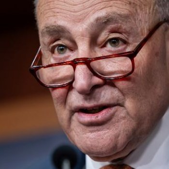 Umuyobozi w'Abasenateri b'Abademokarate muri Amerika - Schumer - yibasiye Trump, amusaba guhagarika intambara ya Iran