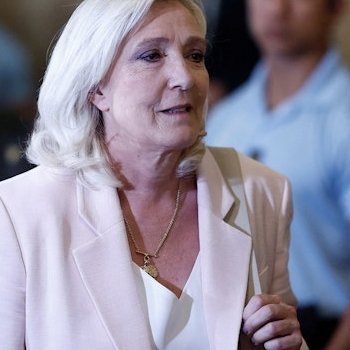 U Bufaransa: Marine Le Pen yemerewe kwiyamamaza, ariko azambara igikomo cy'ikoranabuhanga