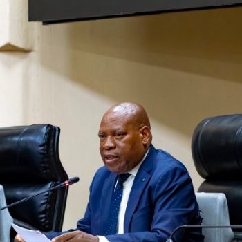 Sena yahamagaje Minisitiri w'Intebe ngo asobanure ibibazo byugarije ibyanya by'inganda