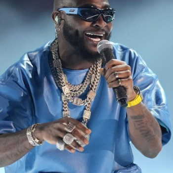  Ubuzima bw'icyamamare buhenze! Davido akoresha kugeza kuri miliyoni 400 Frw buri kwezi