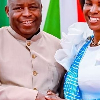 Perezida Ndayishimiye yahaye umugore we 'Audience' kugirango baganire