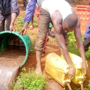 Minisiteri y'ubuzima yatangaje ko abantu 44 bishwe n'inzoga zitujuje ubuziranenge mu mezi atandatu