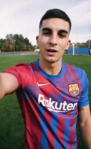 FC Barcelona yamaze kugura rutahizamu uri mu bafite impano idasanzwe