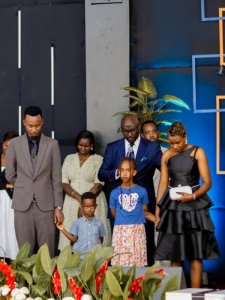 Clapton Kibonge n'umugore we Jackie berekanywe mu rusengero