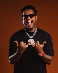 Nyuma yo kunengwa, Bruce Melodie yakuye kuri Instagram amashusho ya The Ben na Muyoboke