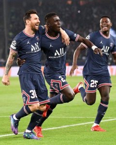 Thierry Henry yahishuye impamvu ikomeye iri gutuma Messi adatanga umusaruro muri PSG