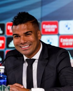 Casemiro yasubije abamushinje kwerekeza muri United akurikiye amafaranga