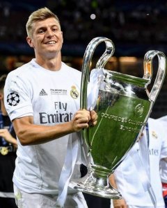 Toni Kroos yatunguranye atangaza ko agiye gusezera ku mupira w'amaguru
