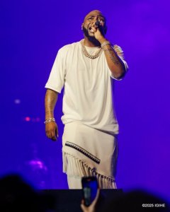 Davido yemeje ko yifuza kubaka inzu yo kuruhukiramo mu Rwanda