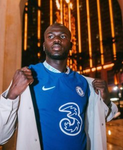 Chelsea yasinyishije myugariro wari mu bakomeye mu Butaliyani