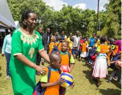 Madame Jeannette Kagame yasabiwe umugisha n'uwahoze ari Minisitiri