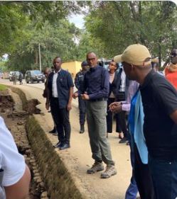 Perezida Kagame ari gusura abibasiwe n'ibiza i Rubavu