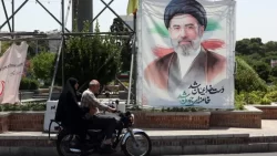 Umuyobozi w'Ikirenga wa Iran yahize guhorera ku rupfu rwa se