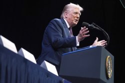 Donald Trump: "Iran inshaka mbere y'abandi, ariko sintewe ubwoba"