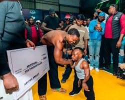 Kagarara yahishuye ko mu ntangiriro yumvaga ibyo Ashton Hall yamubwiraga byari ubutekamutwe