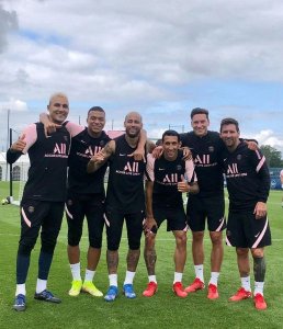 Arsenal na FC Barcelona zahanantutse ku rutonde rw'amakipe afite agaciro kanini