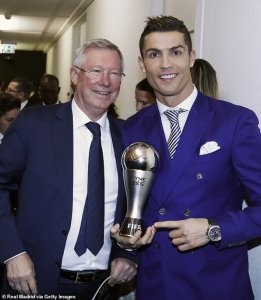Cristiano Ronaldo yahishuye igikorwa gitangaje yakorewe Sir Alex Ferguson ubwo yari ahangayitse 