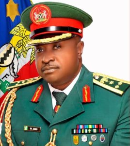 Umusirikare ufite ipeti rito wari wasinze yishe General mu ngabo za Nigeria
