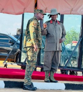 Perezida Museveni yeruye ko ashyigikiye Gen. Muhoozi uherutse gufunga ibitangazamakuru 2 