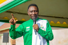 Dr Frank Habineza yasezeranyije abanya Rulindo guhindura ibiciro bya Gaze yo gutekesha