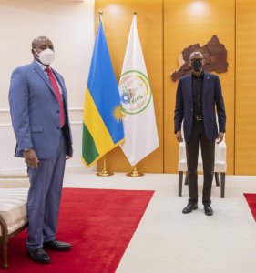Let Gen Muhoozi yatangaje ko Perezida Kagame azitabira isabukuru ye none byakuruye ibyamamare