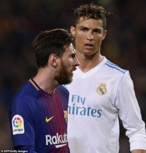 Sir Alex Ferguson yahishuye itandukaniro rigari riri hagati ya Messi na Cristiano Ronaldo