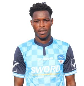 APR FC yaguze myugariro ukomeye yiyemeje guha akayabo