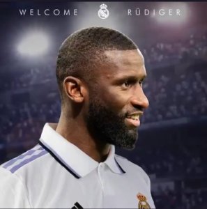 Real Madrid yamaze kugura myugariro mushya washyizwe mu ikipe y'umwaka ya Champions League