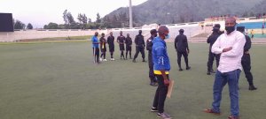 Etincelles FC yasabiye ibihano abasifuzi bayisifuriye na AS Kigali bongeye iminota 10 kuri 90