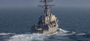 Iran irigamba kurasa ubwato bw'Igisirikare cya Amerika