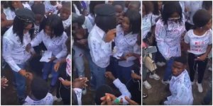 Umusore wari urangije kaminuza yasebejwe n'umukunzi we ubwo yateraga ivi amusaba kuzamubera umugore
