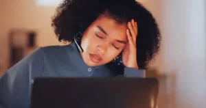 Ubu ni uburyo butanu bwagufasha kugabanya umunaniro kugirango ubone ibitotsi