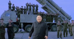 Perezida Kim Jong Un yigambye ko nta kizamubuza gukora intwaro za nucléaire