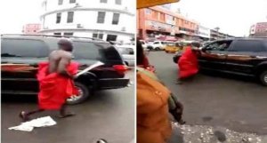 Yirukankanye n'umuhoro umugabo yakekaga ko avuye kumusambanyiriza umugore