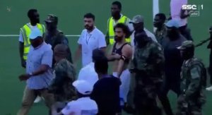 Mo Salah yatabawe n'abasirikare nyuma yo guterwa n'abafana