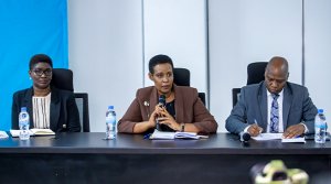 Perezida wa NEC yaburiye abashaka kuba abakandida 