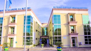 Rutsiro: Umusore yimanitse mu mugozi, hakekwa amadeni yatewe na ‘Betting'