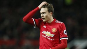 Victor Lindelof yashimiwe cyane kubera ukuntu yafashe igisambo cyashikuje isakoshi umukecuru