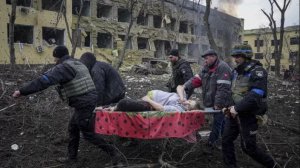 Uburusiya bwarashe ibisasu ku mijyi 2 ya Ukraine bwari butaratera,mudahusha uri mu ba mbere ku isi yagiye kurwanira Ukraine