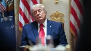 Donald Trump ntavuga rumwe na Iran ku irangizwa ry'intambara yayishojeho