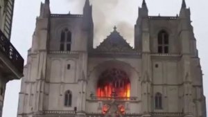 Umunyarwanda wari wafunzwe kubera inkongi yibasiye katedrali ya Nantes yarekuwe