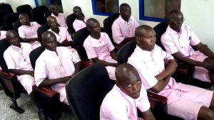 Ubushinjacyaha bwashinje umunyamakuru Phocas Ndayizera kwitwaza intambi zituritsa we arabihakana