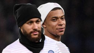 Ronaldo yagiriye inama Real Madrid y'uwo ikwiriye kugura hagati ya Neymar Jr na Mbappe