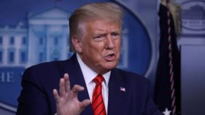 Perezida Trump yashyigikiye abayoboke be bashinjwa uruhare mu bushyamirane bwaguyemo abantu