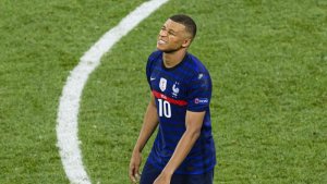 Umukinnyi uzwi mu Bufaransa yatangaje ko yishimiye kubona Mbappe ababaye nyuma yo guhusha penaliti