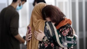 Afghanistan: US iri kotswa igitutu ku gihe ntarengwa cyo guhungisha abavayo